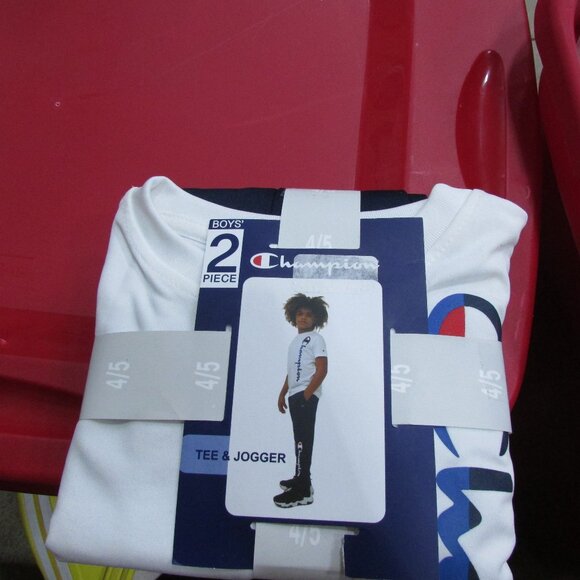 Champion tee and jogger set size 4/5 - Picture 1 of 2